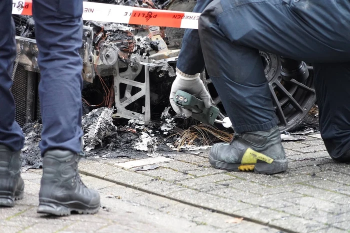 Onderzoek naar brand in geparkeerde auto