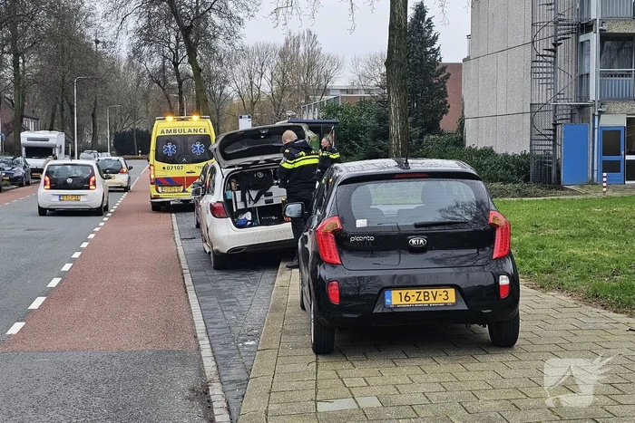 Automobilist ziet andere auto over het hoofd