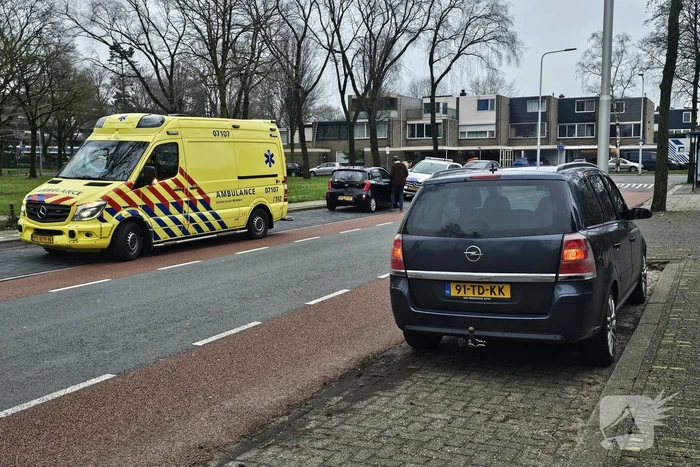 Automobilist ziet andere auto over het hoofd