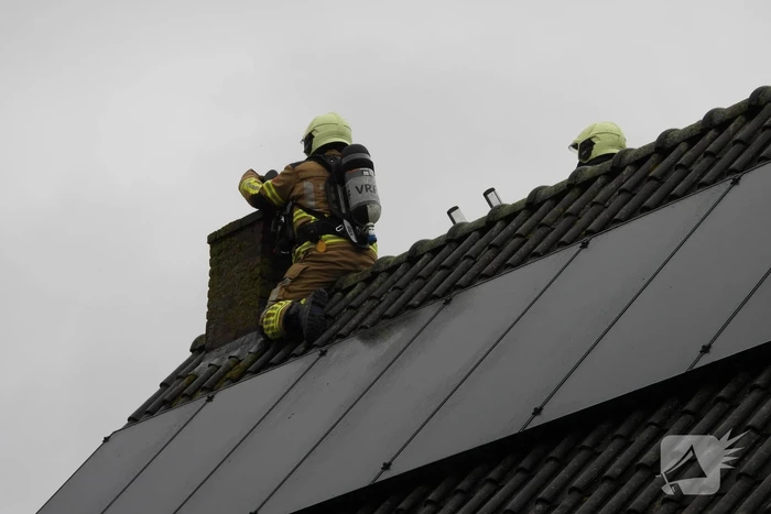 Brand in schoorsteen snel onder controle