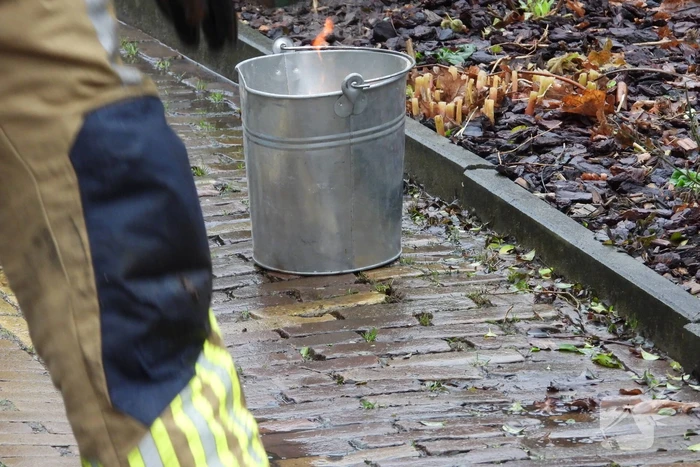 Brand in schoorsteen snel onder controle