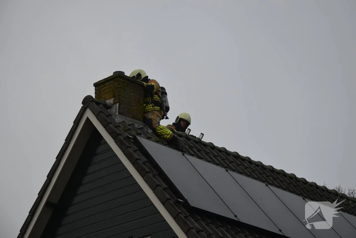 Brand in schoorsteen snel onder controle