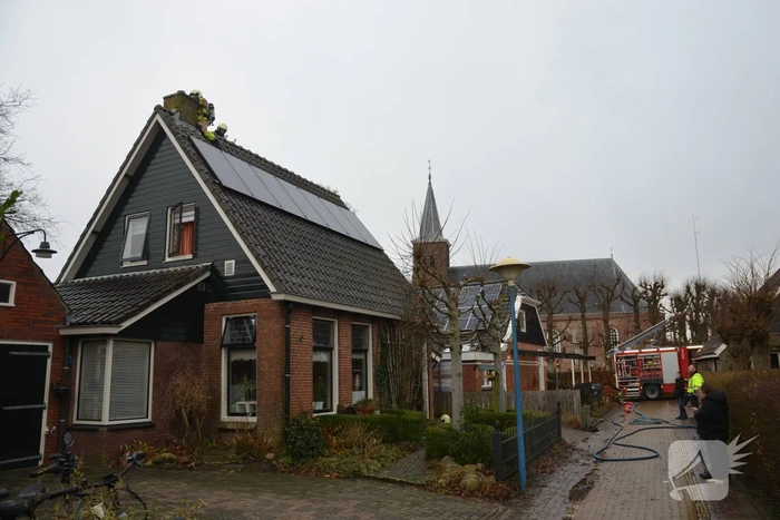 Brand in schoorsteen snel onder controle