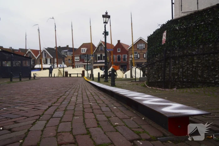 Gemeente brengt markering aan op waterkering