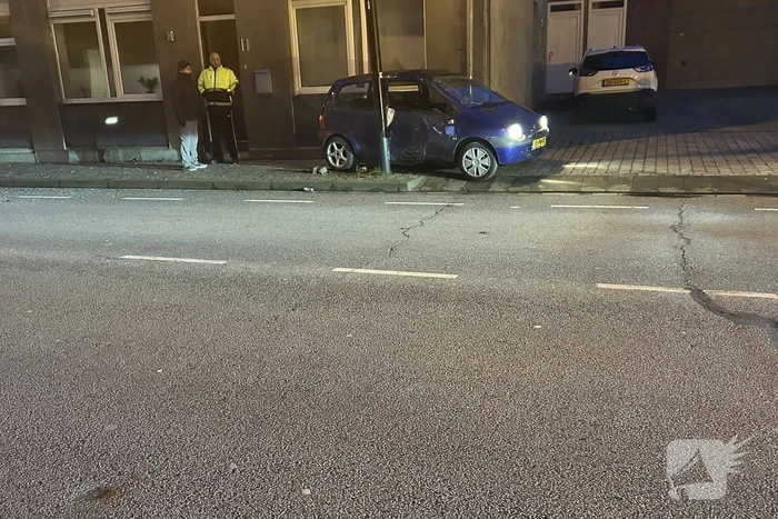 Twee personen op de vlucht na ongeval