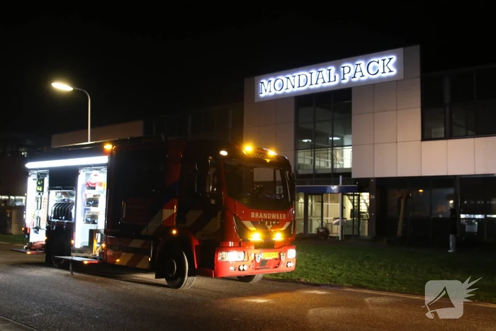 Grote uitslaande brand in bedrijfspand