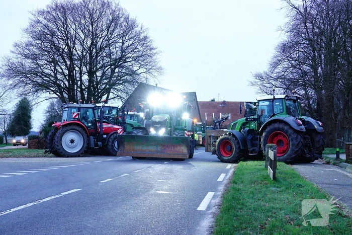 Duitse boeren blokkeren grens bij Hardenberg