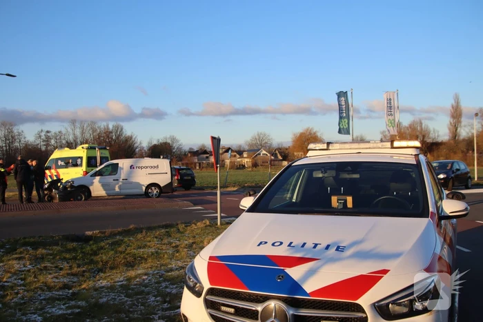 Ongeval tussen bestelbus en rolstoelscooter
