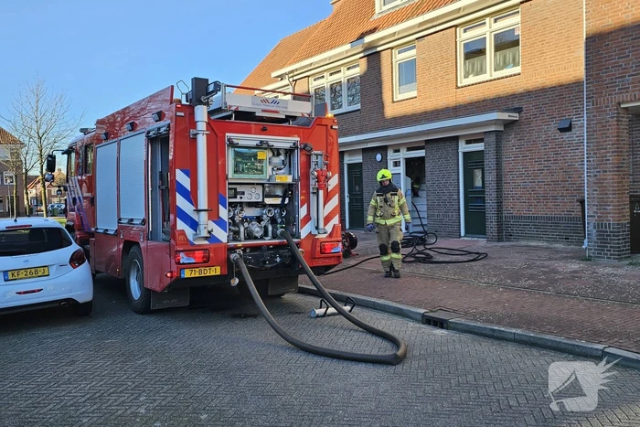 Keukenbrand in woning geblust door brandweer