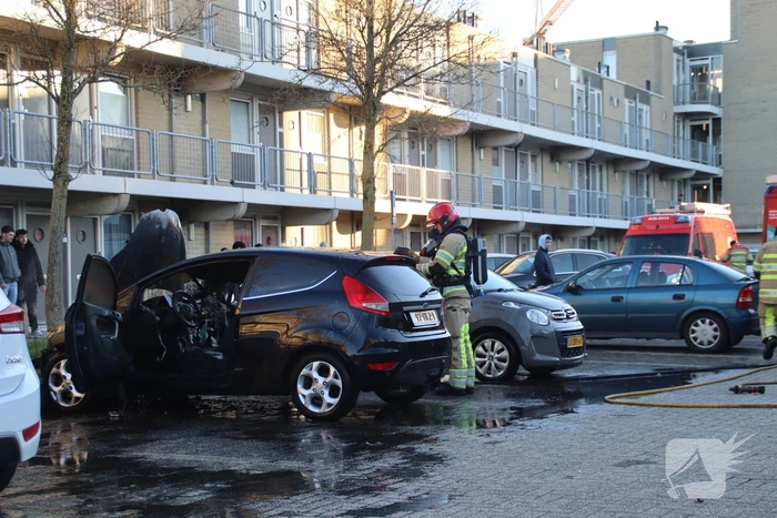 Auto flink beschadigd bij brand
