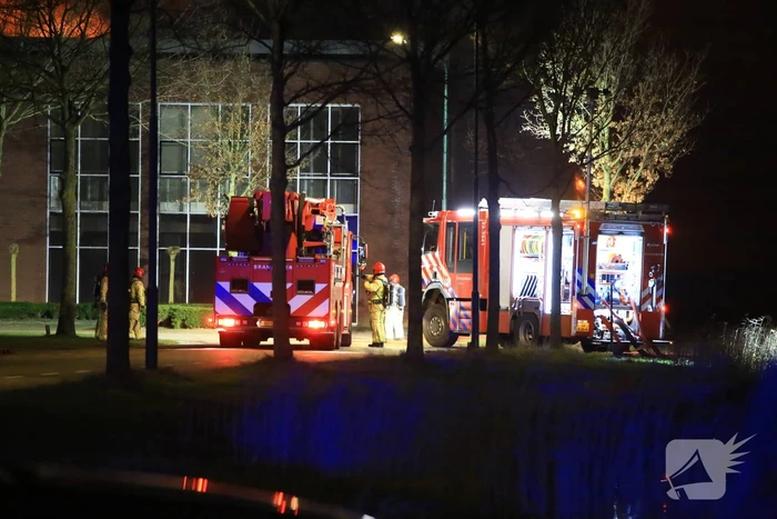 Uitslaande brand in bedrijfspand