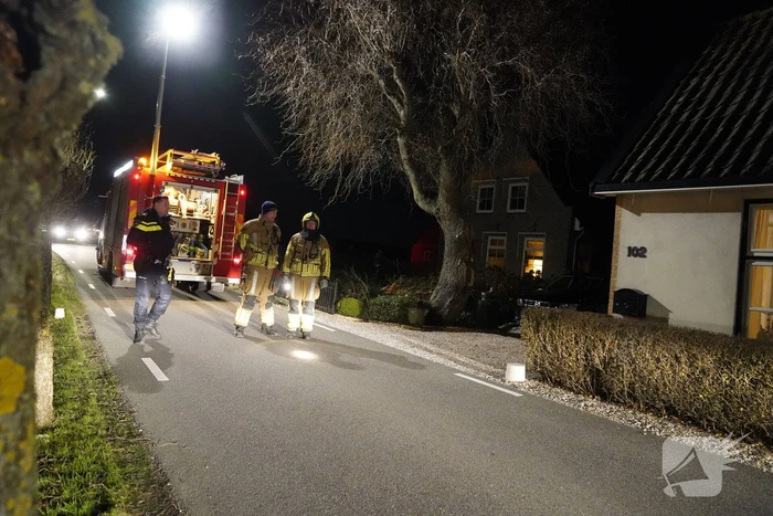 Brandweer blust schoorsteenbrand