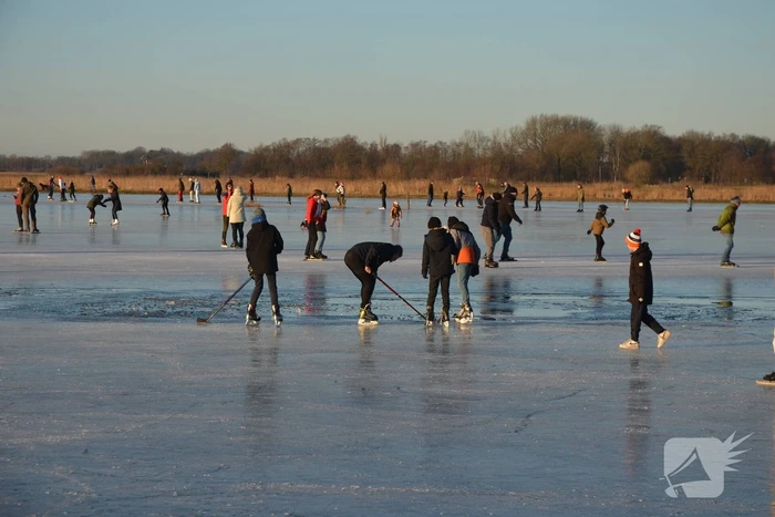 Schaatspret op natuurijs