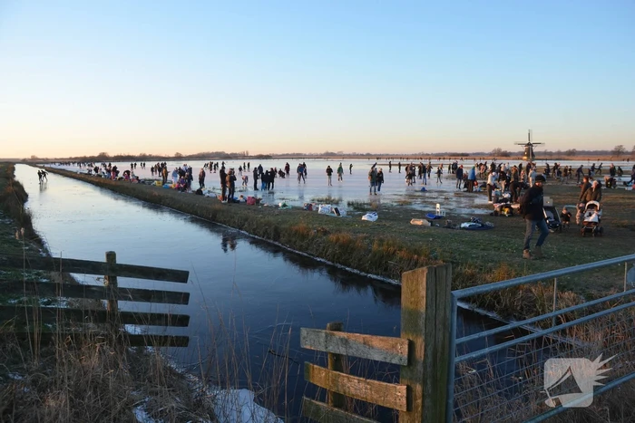 Schaatspret op natuurijs