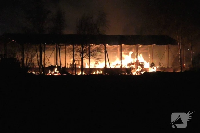Grote brand in houtloods