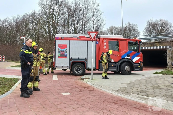 Brandweer blust brandende fiets