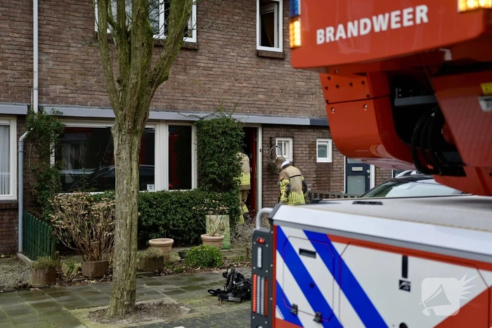 Zwaargewonde bij brand in woning