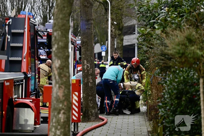 Zwaargewonde bij brand in woning