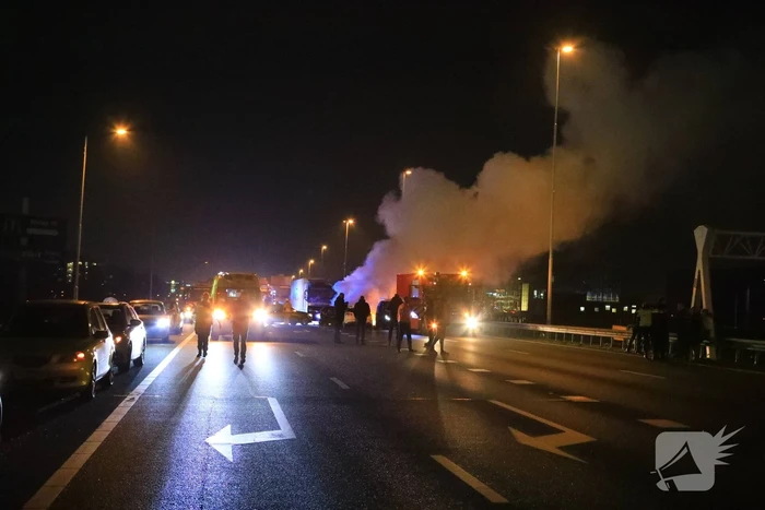 Brand na ernstig ongeval op snelweg