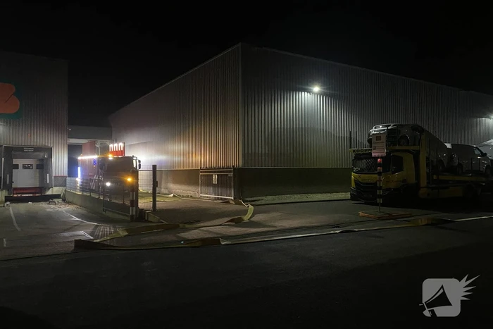 Stoomvorming in loods van transportbedrijf zorgt voor brandmelding