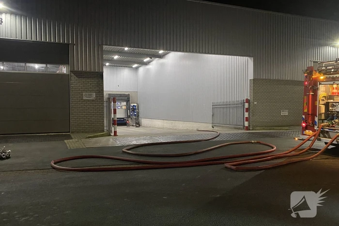 Stoomvorming in loods van transportbedrijf zorgt voor brandmelding