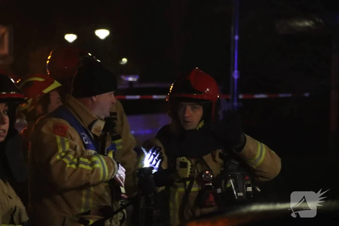 Flinke rookontwikkeling bij woningbrand, brandweer redt hond