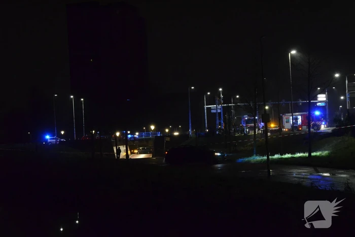 Auto belandt ondersteboven onderaan talud na achtervolging