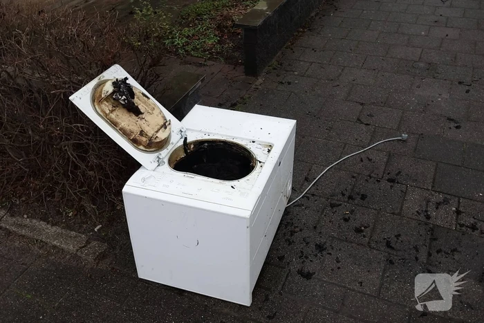 Droger vliegt in brand in woning