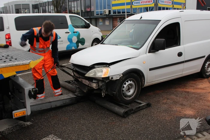 Flinke schade bij ongeval op kruising