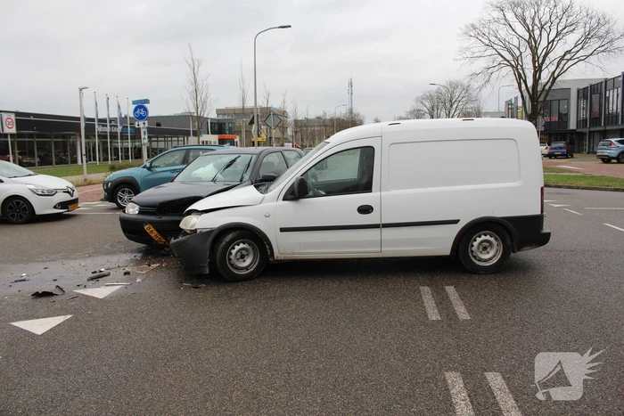 Flinke schade bij ongeval op kruising