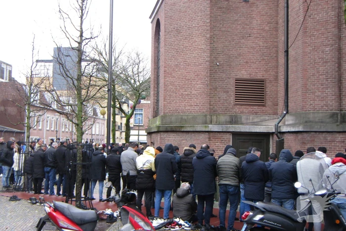 Tegendemonstratie na aankondiging verbranden van Koran