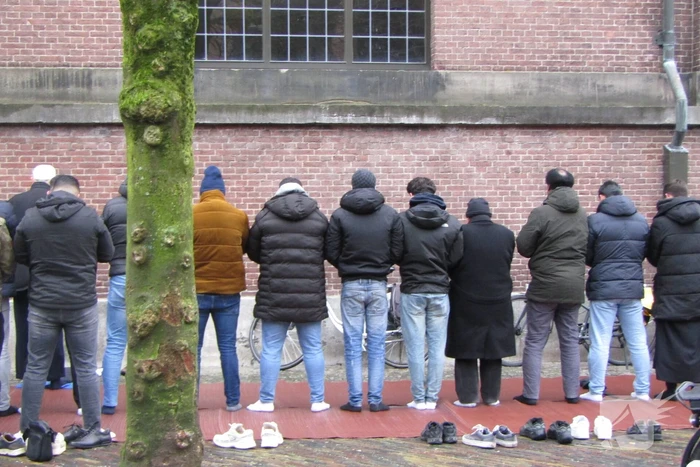 Tegendemonstratie na aankondiging verbranden van Koran