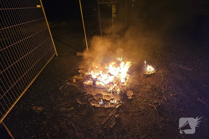 Brandweer blust pallet met afval