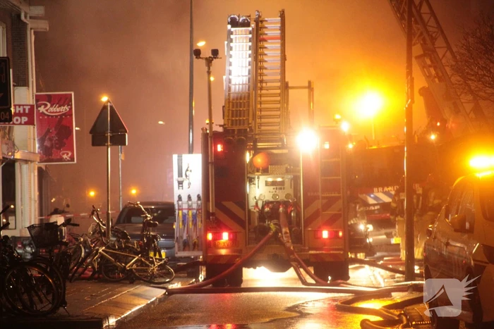 Hevige rookontwikkeling bij grote brand