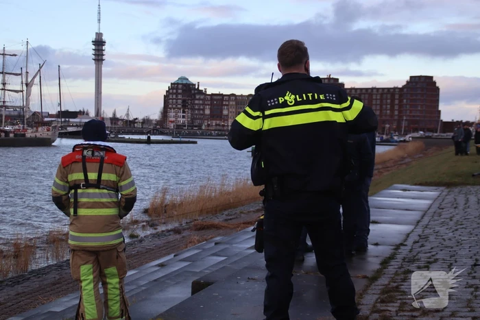 Automobilist gewond geraakt bij auto te water
