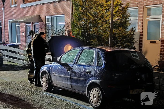 Autobrand geblust door buurtbewoners