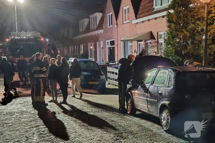 Autobrand geblust door buurtbewoners