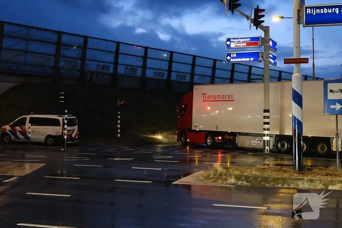 Fietsster gewond bij aanrijding met vrachtwagen