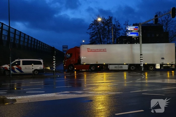 Fietsster gewond bij aanrijding met vrachtwagen