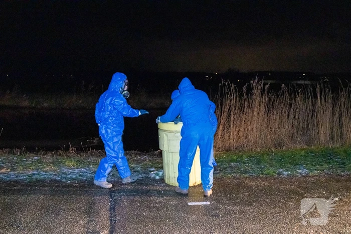 Vat met drugsafval gevonden in water
