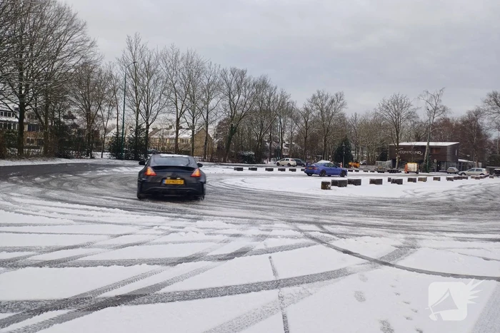 Sportieve rijders hebben veel lol in de sneeuw