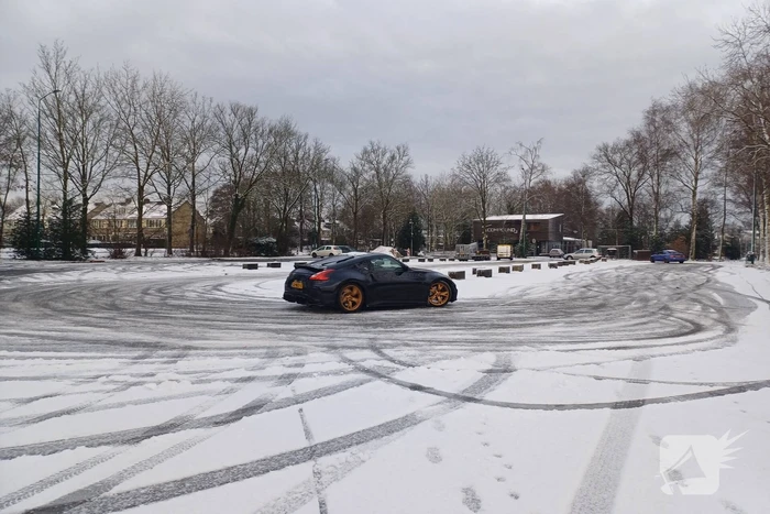 Sportieve rijders hebben veel lol in de sneeuw