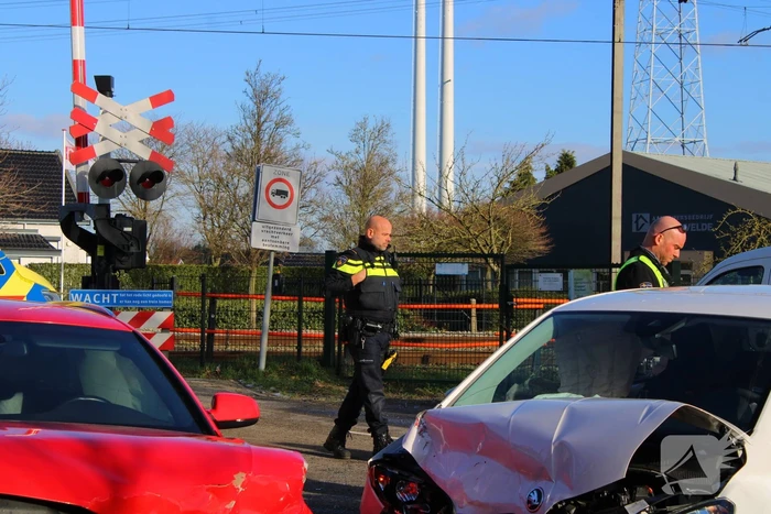 Twee voertuigen met elkaar in botsing