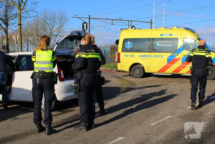 Twee voertuigen met elkaar in botsing
