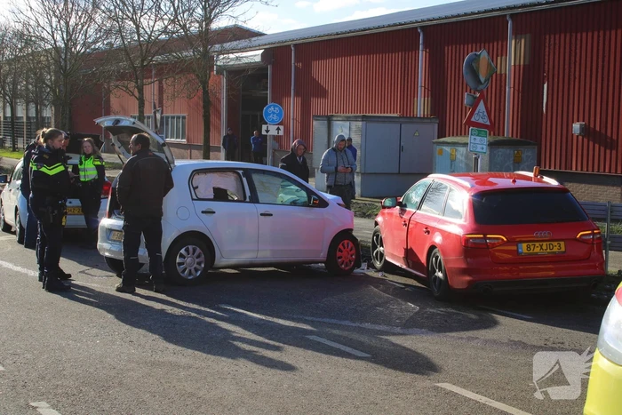 Twee voertuigen met elkaar in botsing