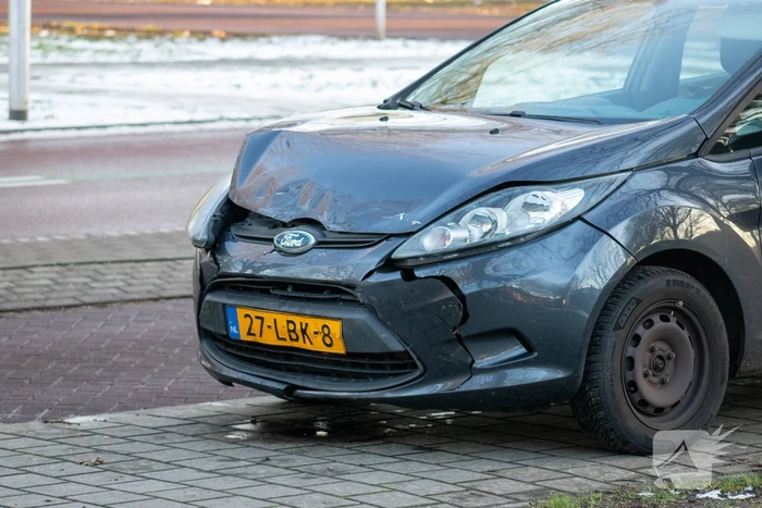 Fikse schade bij aanrijding tussen twee voertuigen