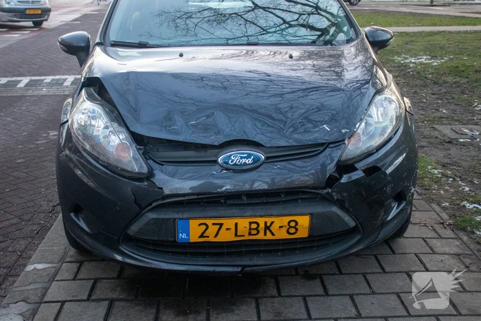 Fikse schade bij aanrijding tussen twee voertuigen