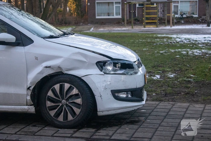 Fikse schade bij aanrijding tussen twee voertuigen