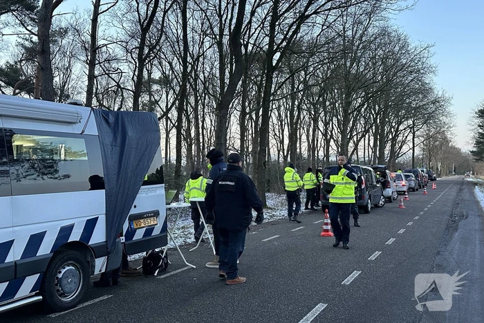 Grote politiecontrole bij Camping Bakel