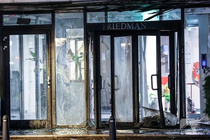 Veel schade na explosie bij bedrijfsverzamelgebouw